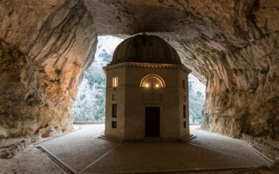 Hermitages in Le Marche: the perfect union of nature and spirituality